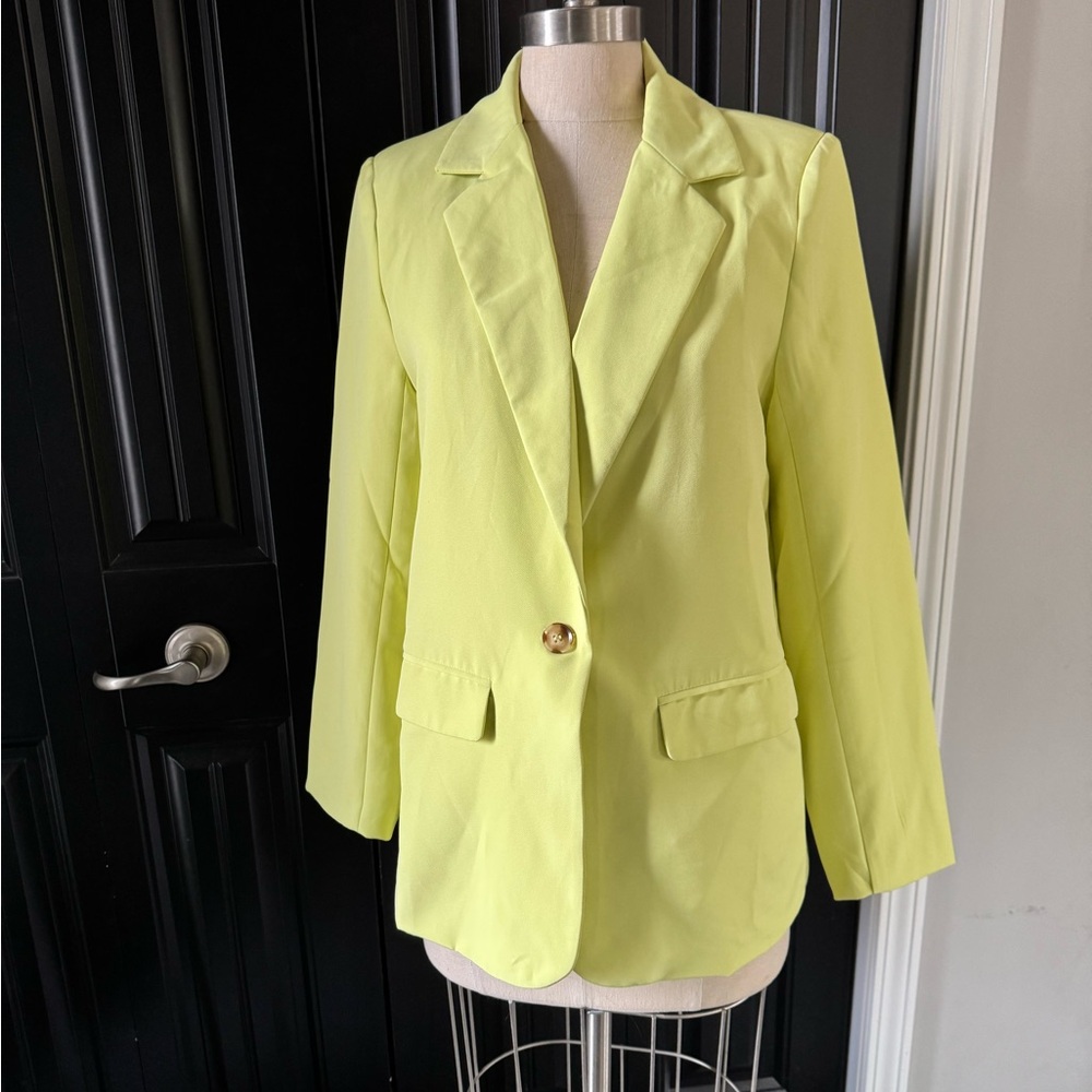 Pink Lily chartreuse Yellow Blazer
